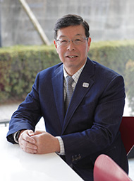 Chủ tịch Hiệp hội xúc tiến các trường cao đẳng chuyên ngành tỉnh Okayama Ngài Shinichi Hirata